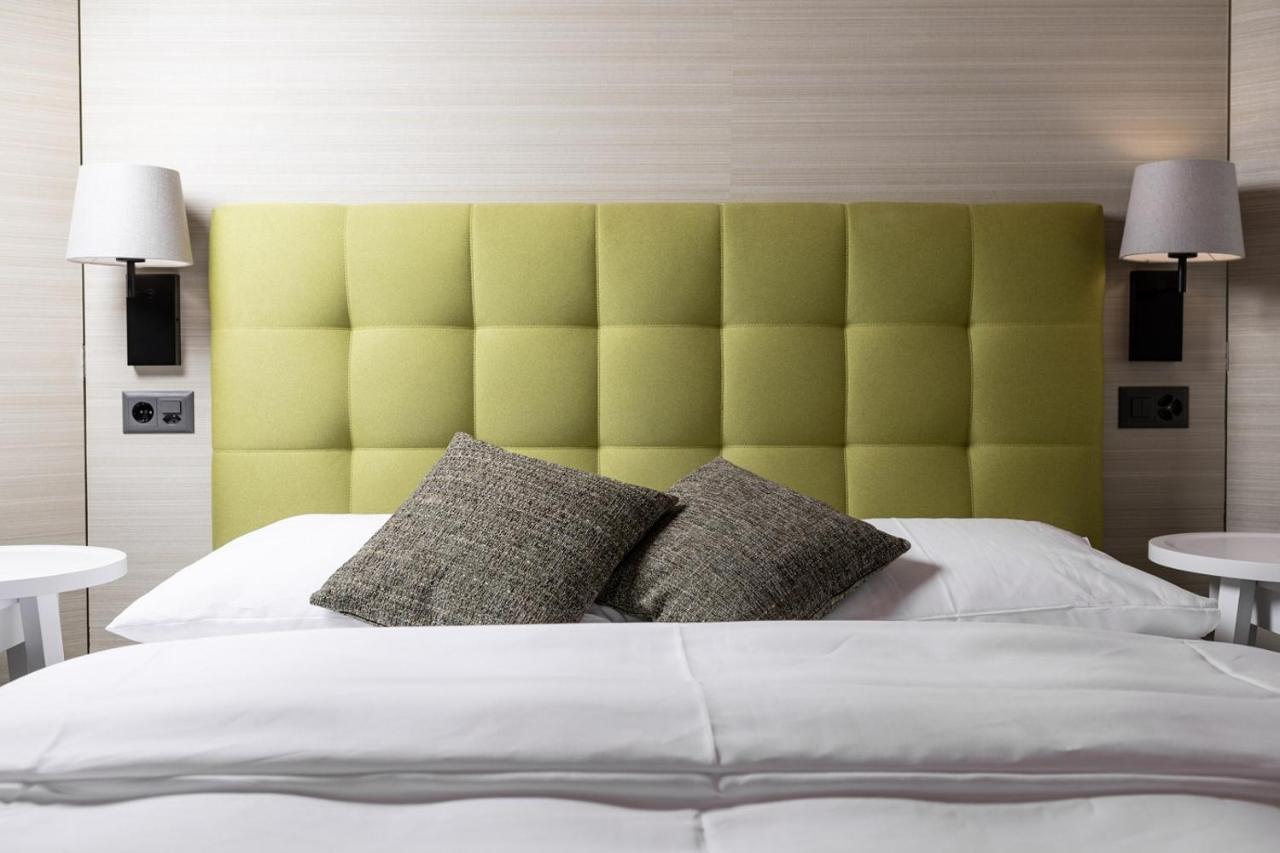 7132 Glenner Hotel *